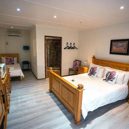 Olive Grove Guest Farm Villa Beaufort West Bagian luar foto
