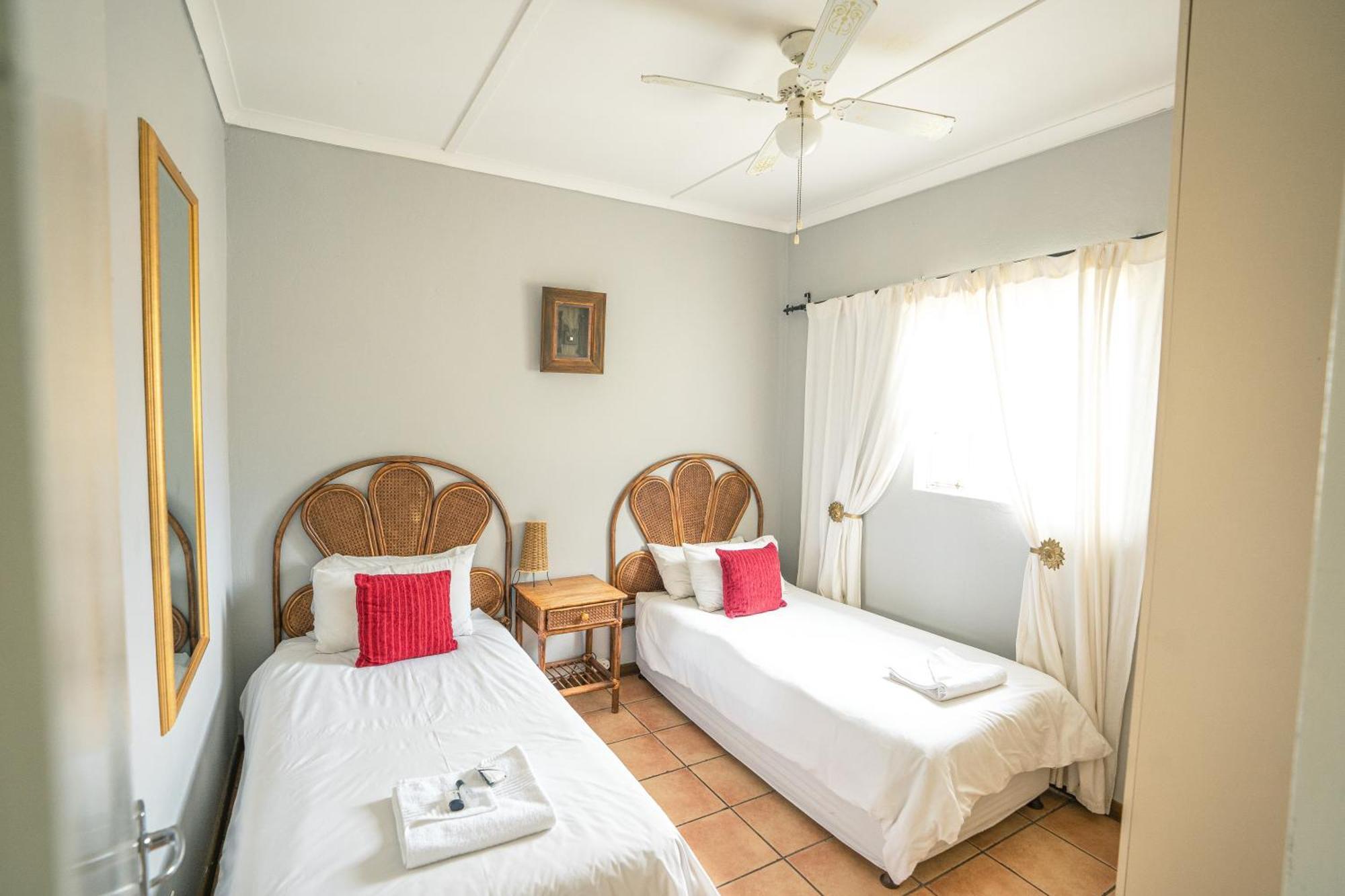 Olive Grove Guest Farm Villa Beaufort West Bagian luar foto