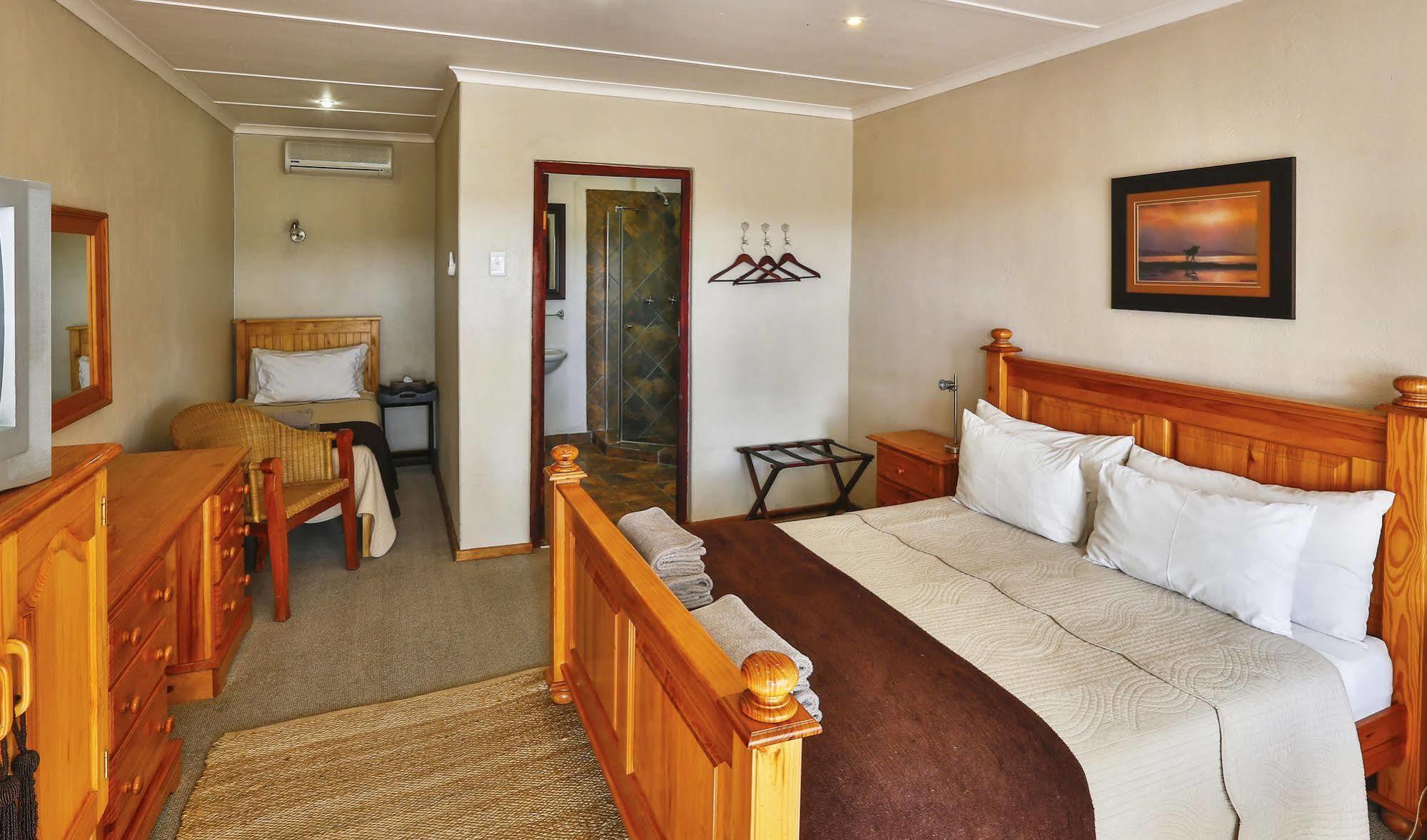 Olive Grove Guest Farm Villa Beaufort West Bagian luar foto